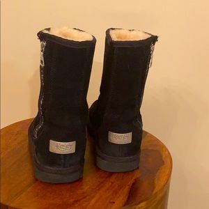 Ugg Australia black color size 7